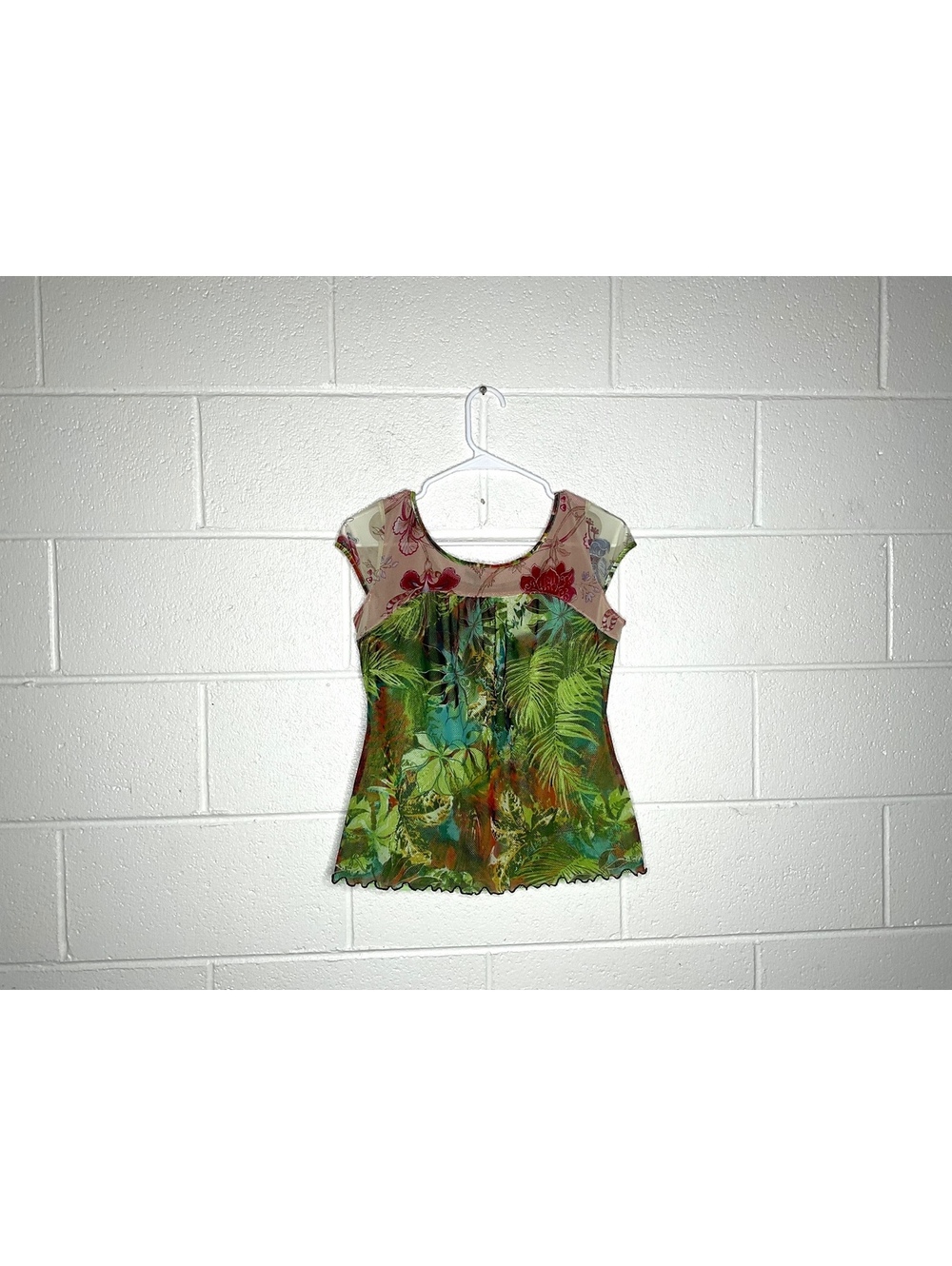 < Y2K ANAC By Kimi Vibrant Mesh Cap Sleeve Top Size Medium > - Picture 5 of 6